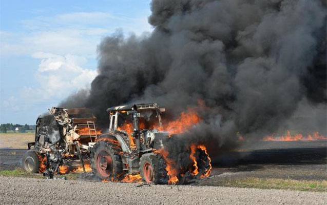 agdasda-traktor-6-ton-otla-birlikde-yandi
