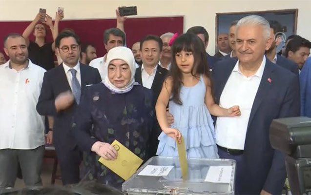 bineli-yildirim-xanimi-ile-ses-verib-halalliq-istedi