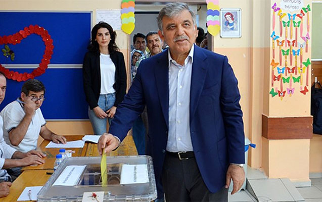 ses-veren-abdullah-gulden-diqqet-ceken-mesaj