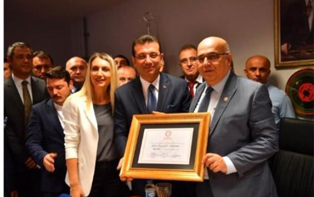 imamoglu-mandatini-tehvil-aldi