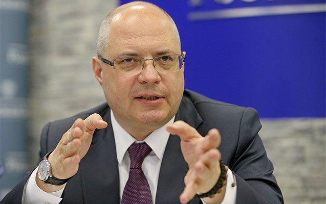 gurcustan-mitinqlere-sebeb-olan-deputati-olkeye-buraxmayacaq