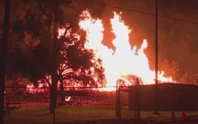 abs-da-viski-anbarinda-yangin