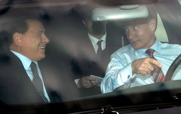 putinle-berluskoni-hava-limaninda-gorusdu