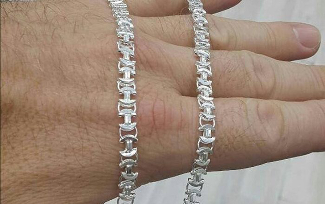 hedeleyib-gumus-qolbagini-aldi