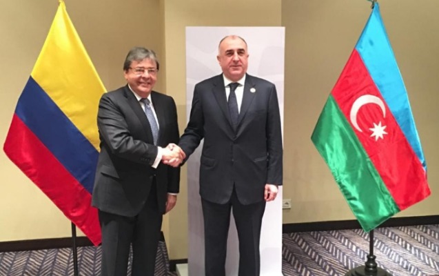 elmar-memmedyarov-peruda-ikiterefli-gorusler-kecirib