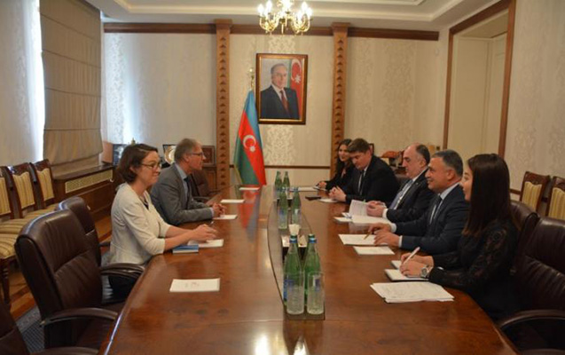 memmedyarov-yeni-sefirle-gorusdu