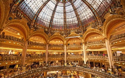 parisin-en-boyuk-ticaret-merkezine-basqin