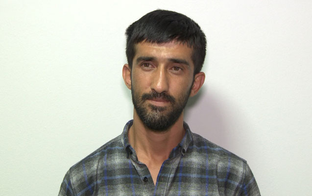 cin-vetendasi-olan-qadini-soydu