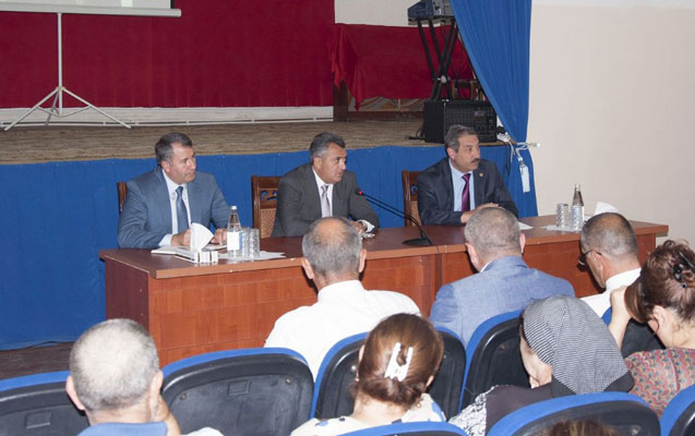 abdin-ferzeliyev-sakinlerle-gorusdu