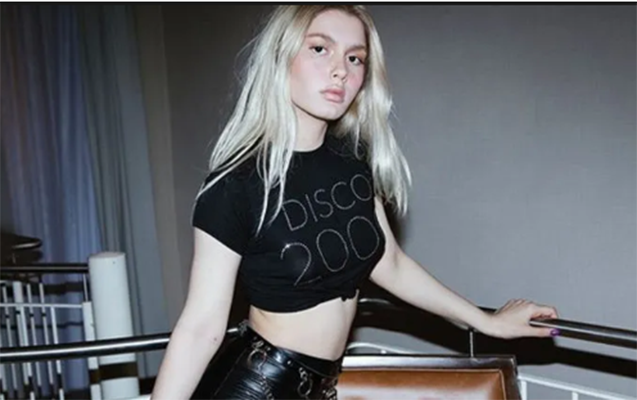 aleynanin-200-min-dollarliq-heykeli-hazirlanacaq