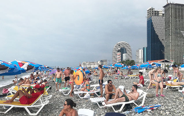 batumi-cimerliyinde-azerbaycan-vetendaslari-bicaqlandi
