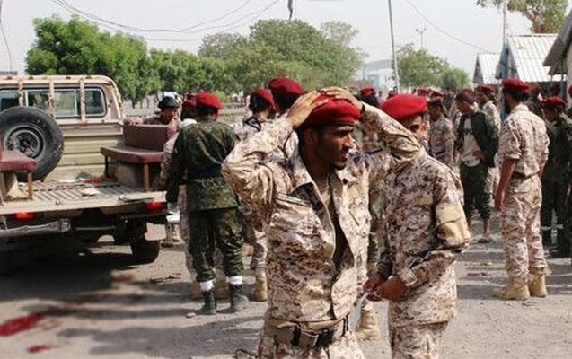 yemende-herbi-parada-hucum