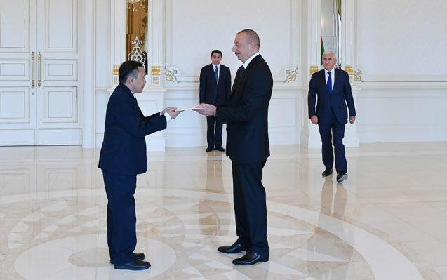prezident-yeni-sefirlerin-etimadnamesini-qebul-etdi