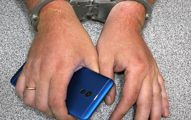 bakida-magazadan-14-minlik-telefon-ogurlandi