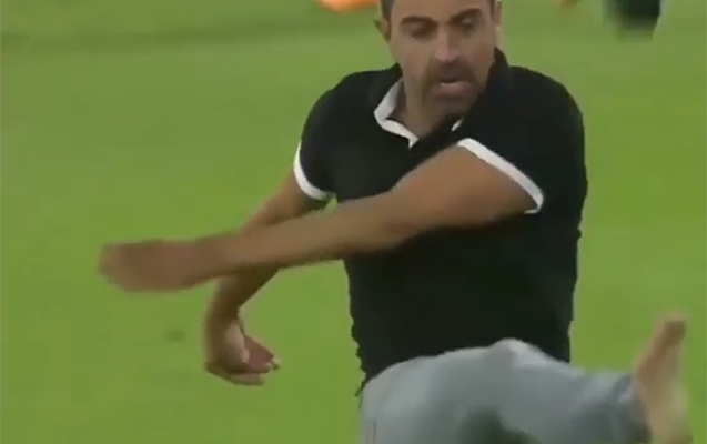 xavi-eseblesdi-ayaqqabisi-goyde-ucdu