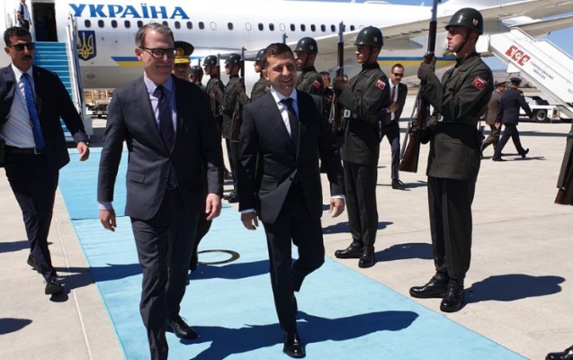 zelenski-ilk-defe-turkiyede-resmi-seferdedir