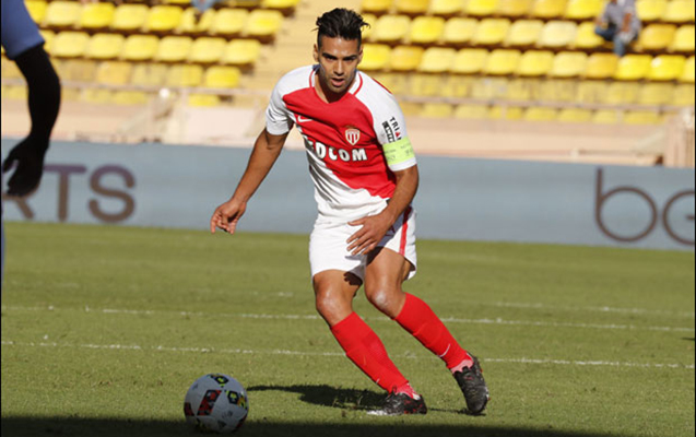 qalatasaray-falkaoya-qovusur