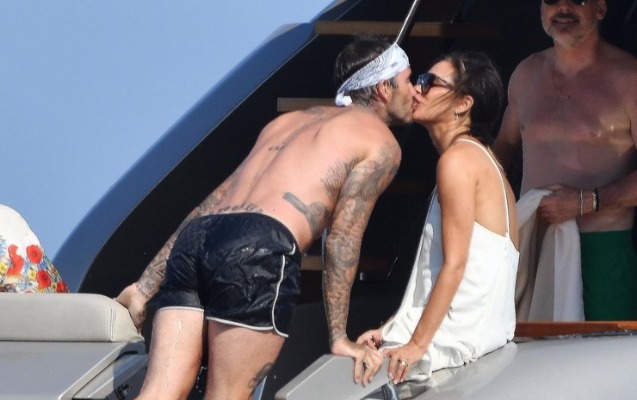 bekhemler-elton-conun-debdebeli-yaxtasinda