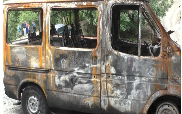 2-mikroavtobusu-yandiran-sexs-hebs-edildi