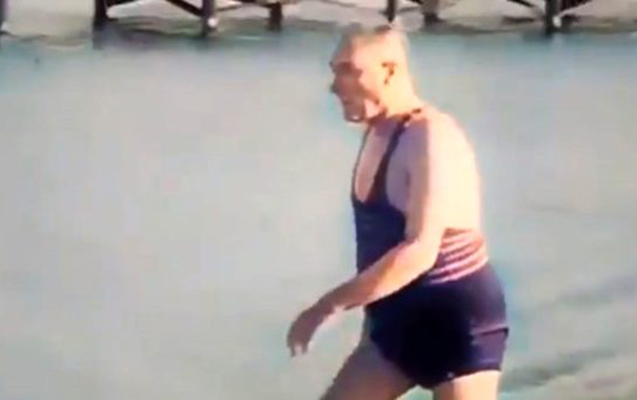 ataturkun-qizi-ile-denizdeki-videosu-maraqla-qarsilandi