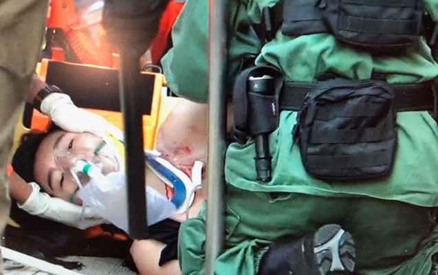 honkonqda-polis-numayiscini-gulleledi