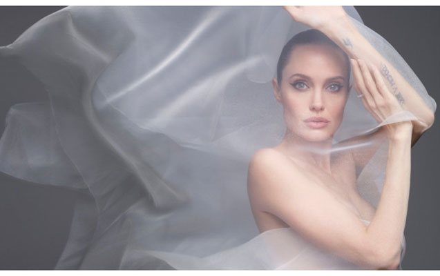 ancelina-coli-abs-dan-kocmeye-hazirlasir