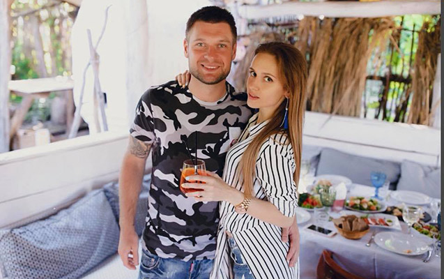 xeste-olan-xanimina-gore-neftcinin-formasini-geyinmeyecek