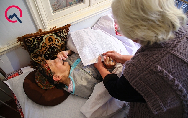 İcra başçısının təbrik etdiyi 100 yaşlı qadın da səs verdi
