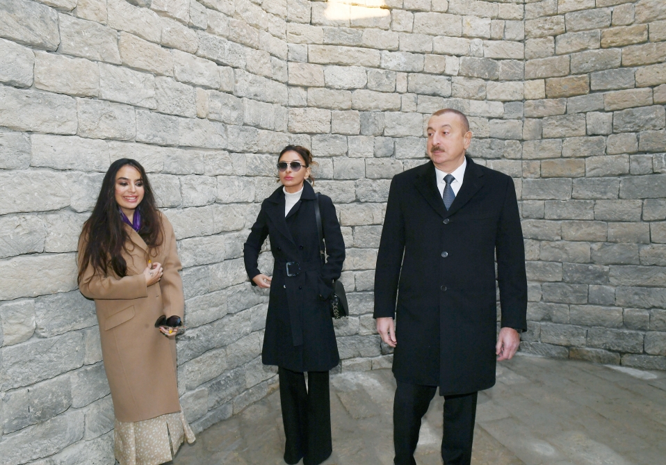 Prezident ailəsi ilə Ağ Şəhərdə - Fotolar