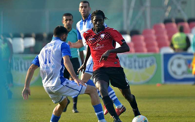 seneqalli-yarimmudafieci-qebelede-qaldi