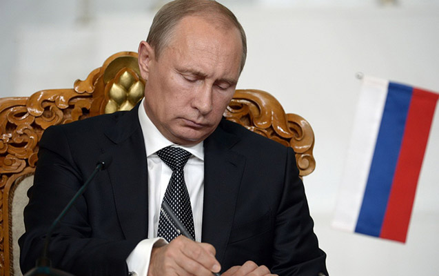 Putin hökumətin istefası ilə bağlı fərman imzaladı