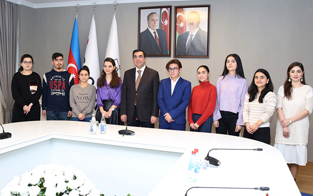 banm-in-7-telebesi-ispaniyada-tehsil-alacaq