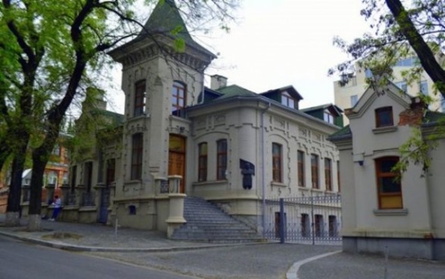 brejnevin-rezidensiyasi-satisa-cixarildi