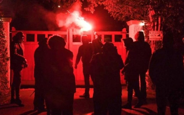mancester-yunaytedin-vitse-prezidentinin-evine-hucum-edildi