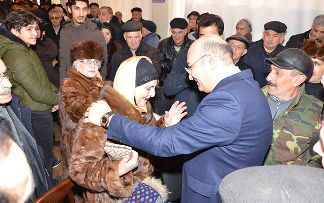 iqbal-agazadenin-izdihamli-gorusune-taninmislar-da-geldi