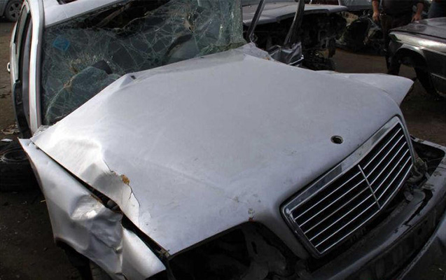 qebelede-iki-mercedes-toqqusdu