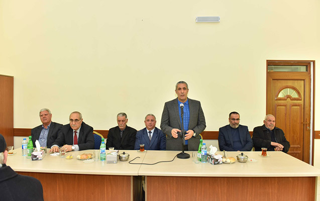 siyavus-novruzov-babek-rayonunun-cehri-kendinde-secicilerle-gorusdu