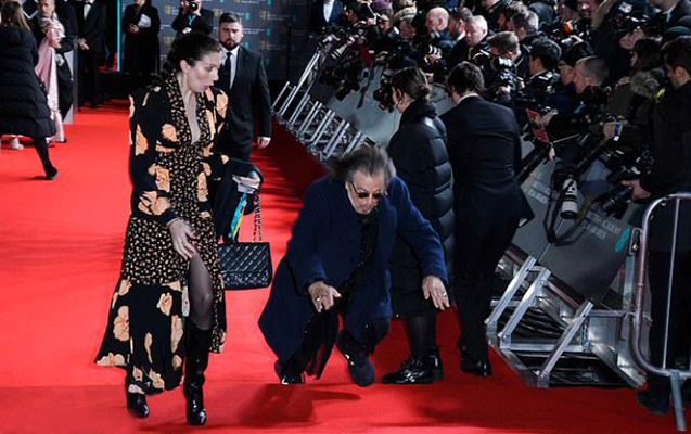 al-pacino-qirmizi-xalcada-yixildi