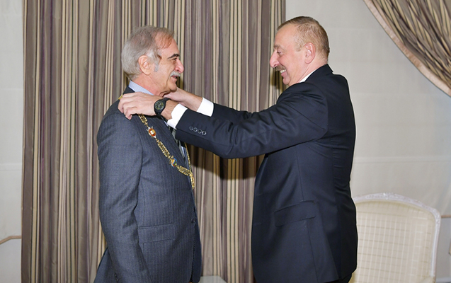 prezident-polad-bulbulogluna-orden-teqdim-etdi