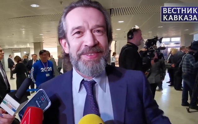 polad-bulbuloglunun-mahnilari-ile-boyumusem