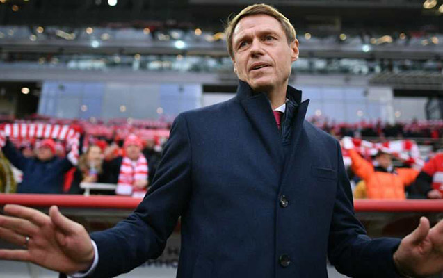 adi-azerbaycan-millisi-ile-hallanan-mesqci-latviya-klubunda