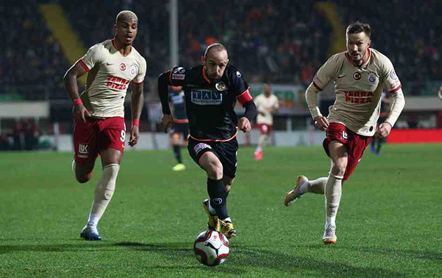 qalatasaray-ilk-oyunda-meglub-oldu