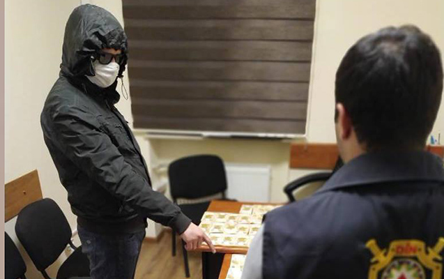 bakida-onlayn-narkotik-satan-narkokuryerler-saxlanildi