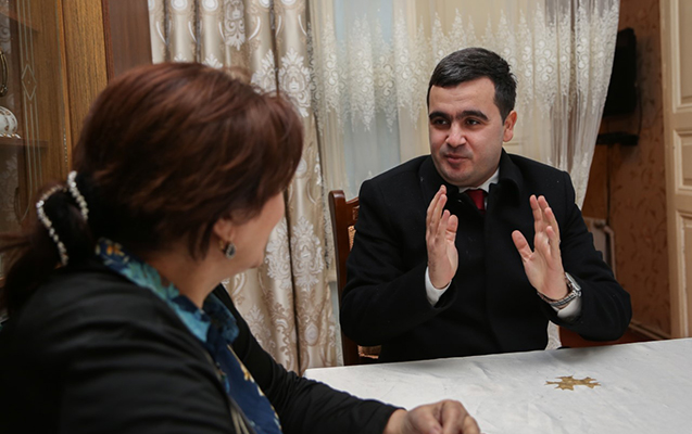 perde-arxasinda-bir-sizsiniz-bir-de-vicdaniniz