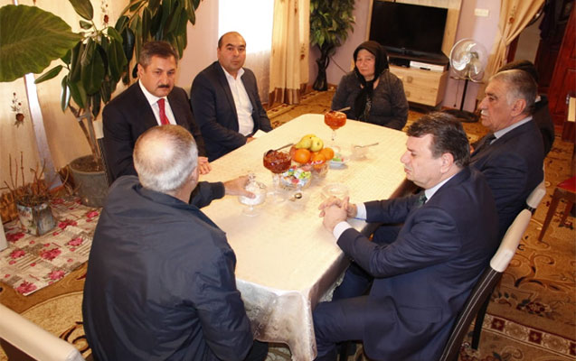 malik-hesenov-sehid-atasinin-evinde