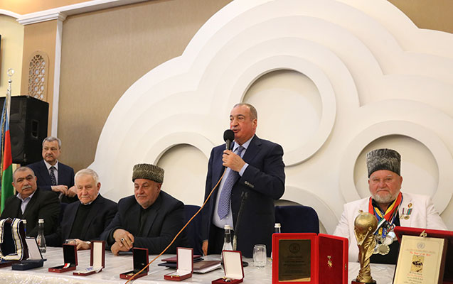 eldar-quliyevin-secicilerle-gorusunde-novbeti-izdiham-yasandi