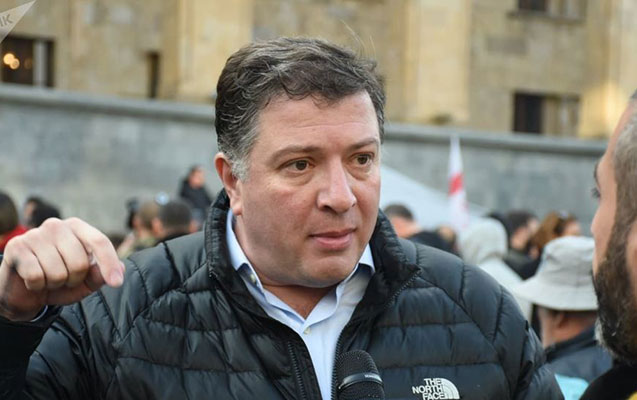 tbilisinin-kecmis-meri-nezaret-altina-goturuldu