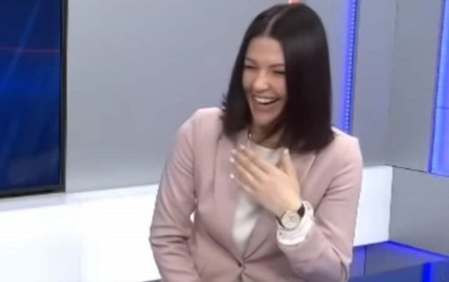 xeber-oxuyan-aparicini-gulmek-tutdu