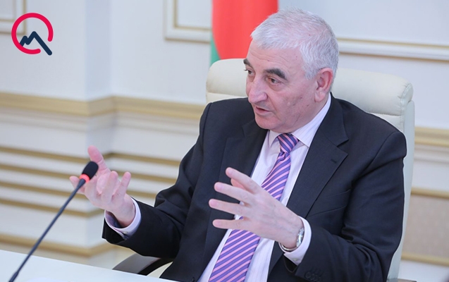 mezahir-penahov-deputatlara-vesiqelerini-teqdim-edecek