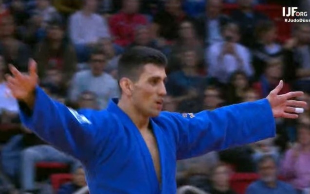 azerbaycan-boyuk-debilqede-ilk-medalini-qazandi